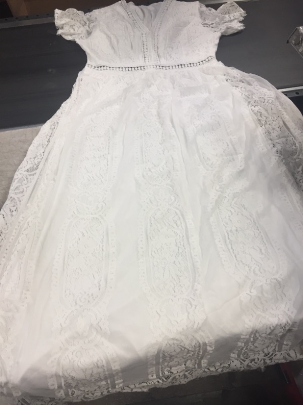 Photo 1 of LONG LACE FLORAL DRESS- WHITE
SIZE- XL 