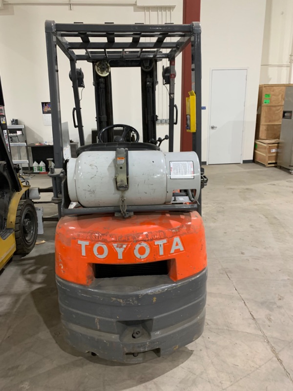 Photo 3 of 3,000 LB Toyota 42-6FGCU15 Cushion Forklift