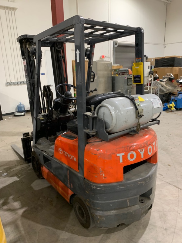 Photo 2 of 3,000 LB Toyota 42-6FGCU15 Cushion Forklift