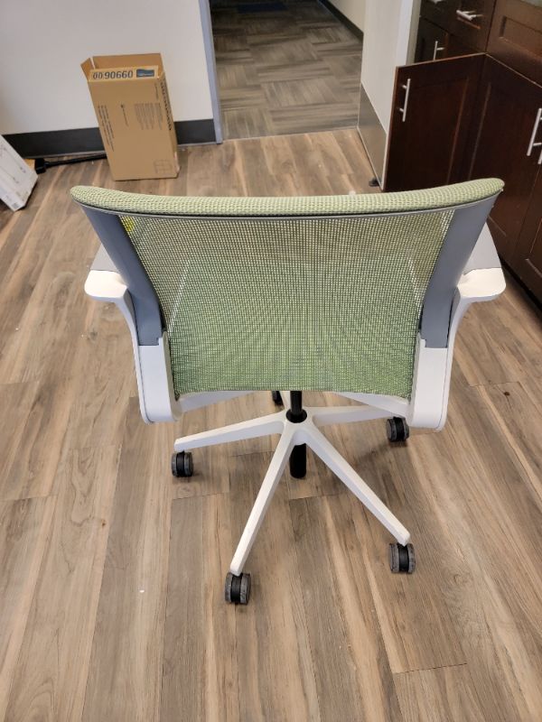 Photo 2 of Green Mesh Office Chair 