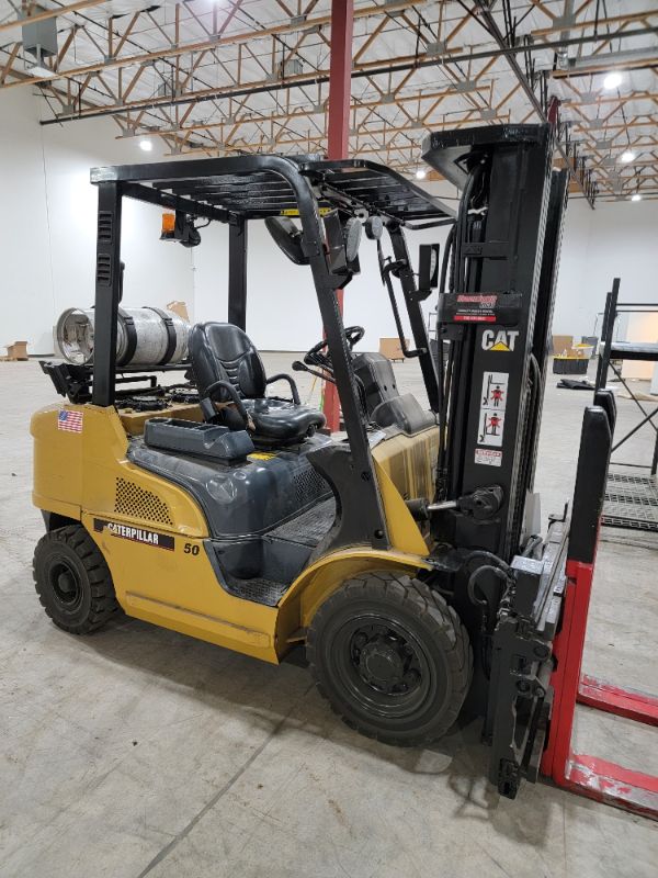 Photo 1 of Caterpillar Model GP25N 5,000LBS Dual Pallet Forklift