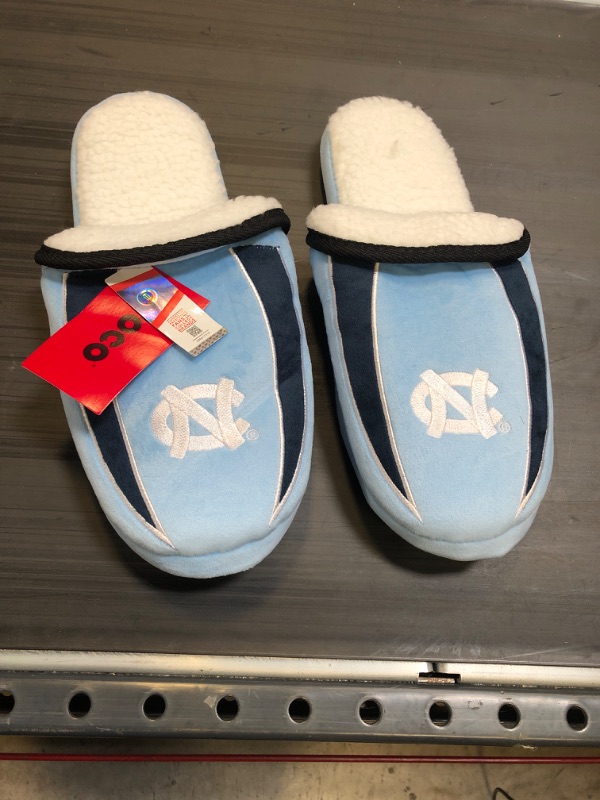 Photo 2 of FOCO Men's NCAA College Team Logo Sherpa Slide Slippers North Carolina Tar Heels 13-14 Team Color