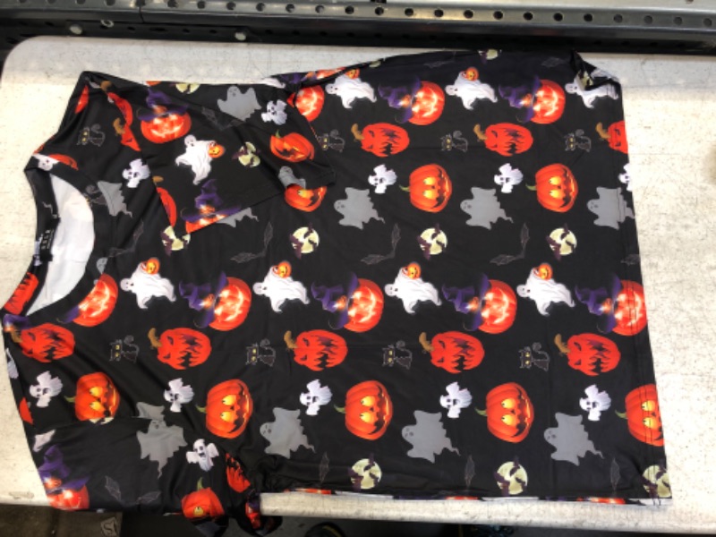 Photo 1 of  Halloween Ghosts Pumpkins Spiders T-Shirt SZIE XL 