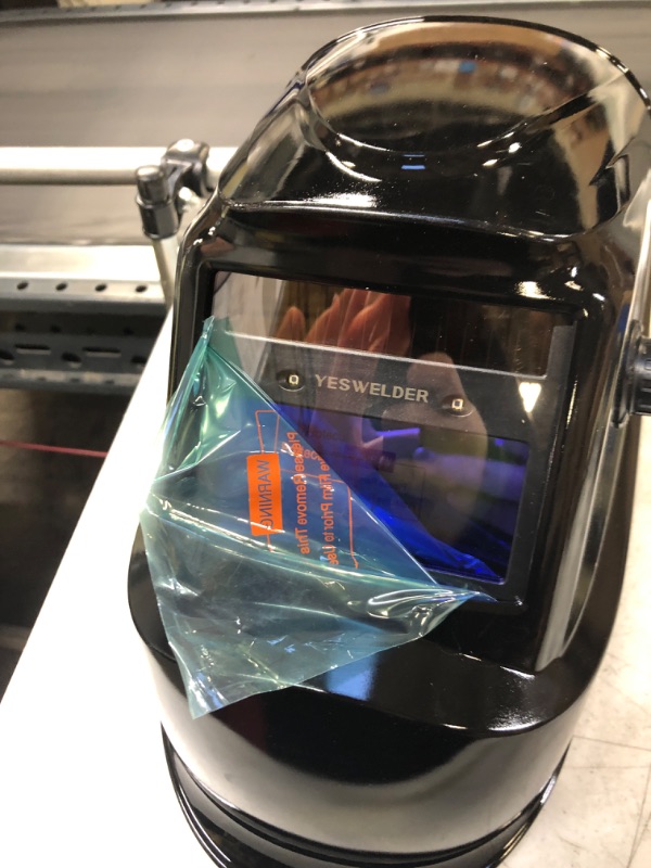 Photo 3 of AUTO DARKENING WELDING HELMET 