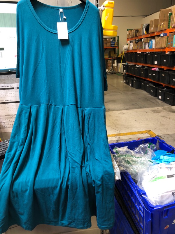 Photo 1 of 22W --- GREEN DRESS 