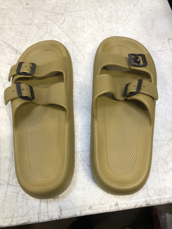 Photo 1 of 48-49 GREEN SANDALS 