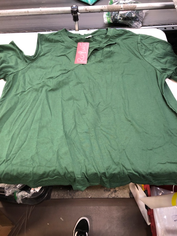 Photo 1 of 2XL --- GREEN SHIRT 