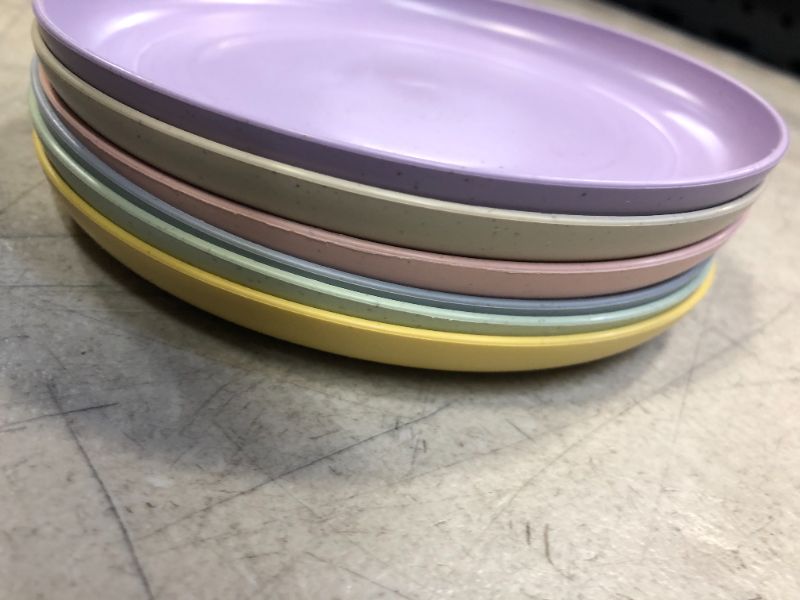 Photo 1 of 6PCS OF PLASTIC DISH PLATE, SIZE ABOUT 6 IN. DIAMETER