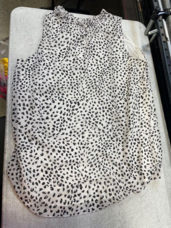 Photo 2 of  WHITE LEOPARD TOP 2XL