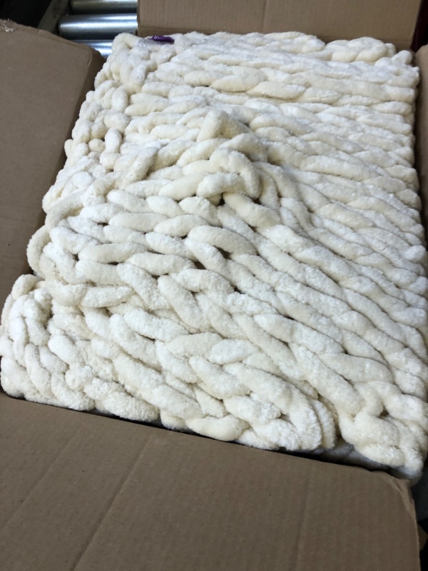 Photo 2 of Maetoow Chenille Chunky Knit Blanket Throw ?50×60 Inch?, Handmade Warm & Cozy Blanket Couch, Bed, Home Decor, Soft Breathable Fleece Banket, Christmas Thick and Giant Yarn Throws?Cream Cream 50''x60''