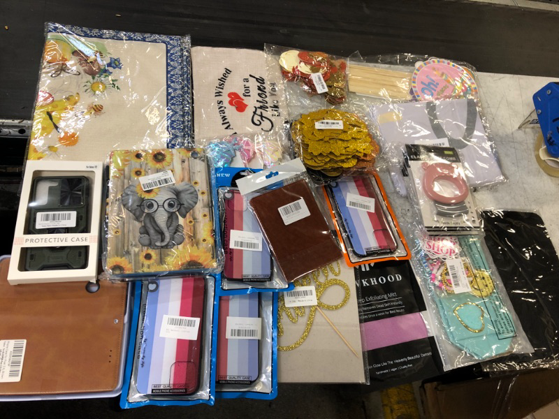 Photo 1 of 20 PCS MISC. ITEMS BAG LOT