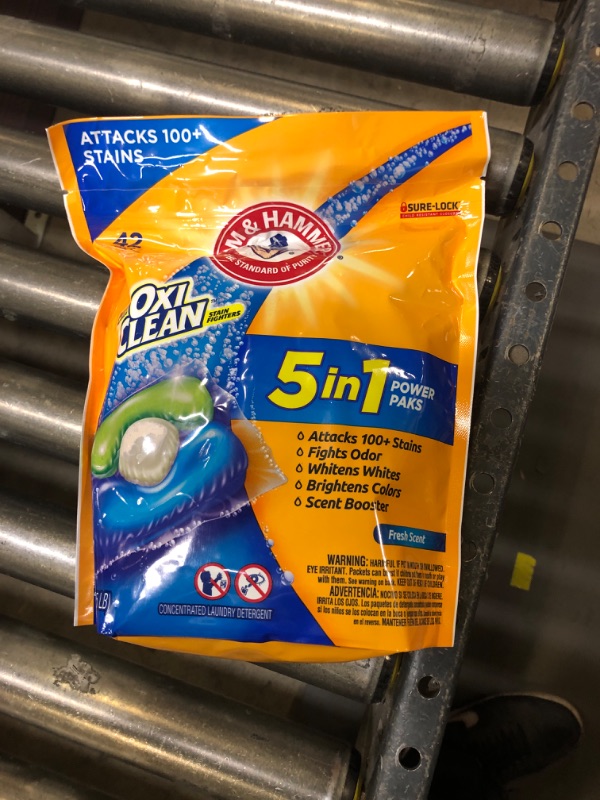 Photo 2 of Arm & Hammer Plus OxiClean 5-in-1 Laundry Detergent Power Paks, 42 Count (Packaging may vary)
