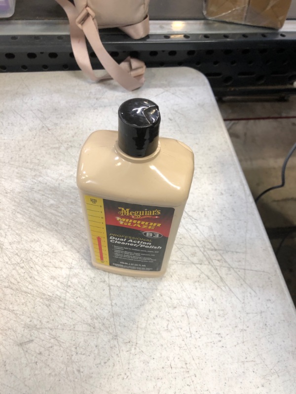 Photo 2 of 
Meguiar's M8332 Mirror Glaze Dual Action Cleaner and Polish – 32 Oz Bottle