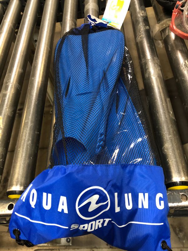 Photo 2 of Aqua Lung Badger Junior Snorkel Set with Fins - Blue
