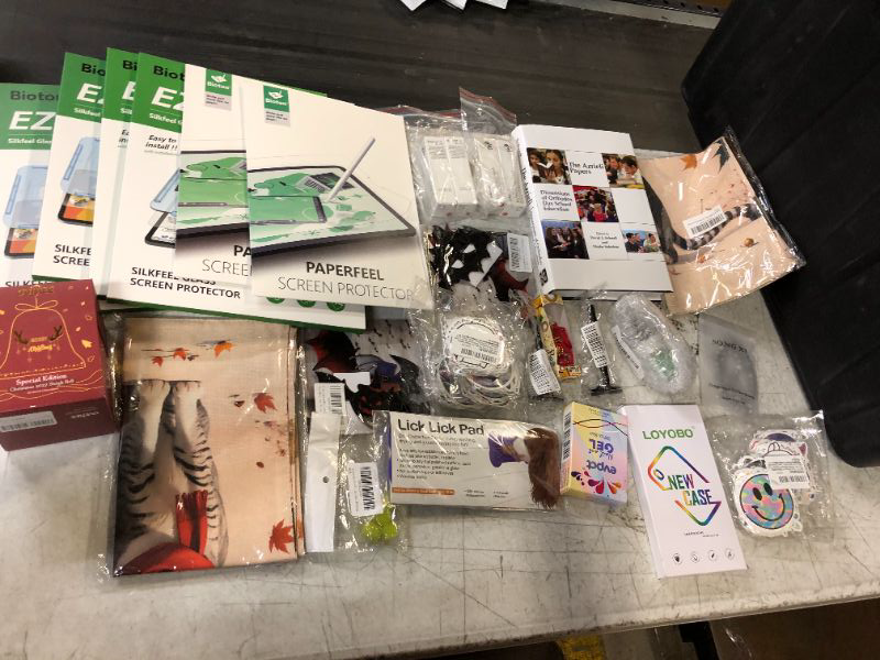 Photo 1 of 25 PCS MISC. ITEMS BAG LOT