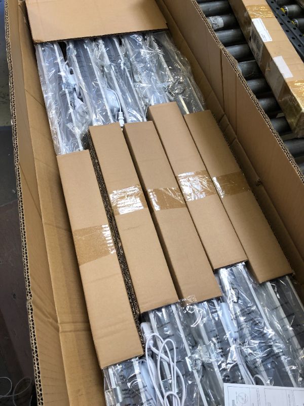 Photo 1 of FAITHSAIL 10 Pack 4FT LED Shop Light, 40W, 4000 LM [Eqv.150W Fluorescent] 4000K LED Utility Light 48 Inch LED Garage Light Energy Saving Upto 1000KW/5Yrs(5Hrs/Day)-Hang & Flush Mount, Non-Linkable 4 FT-10 Pack White & Non-Linkable