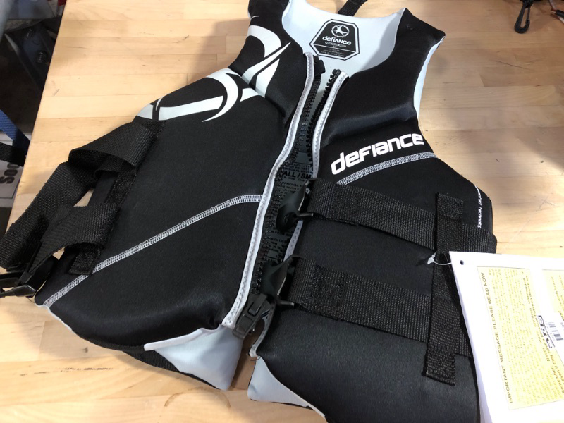 Photo 1 of Defiance Universal Youth Flotation Vest XS/S