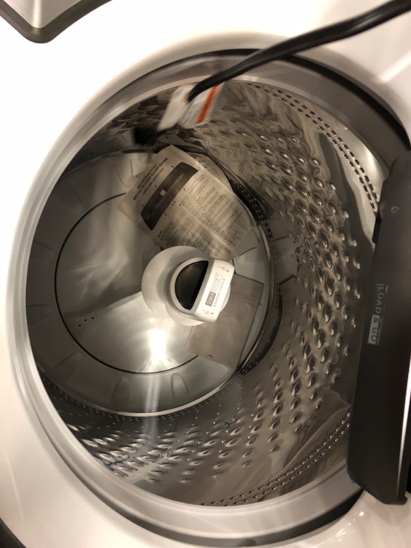 Photo 3 of Whirlpool Smart Capable w/Load and Go 5.3-cu ft High Efficiency Impeller and Agitator Smart Top-Load Washer (White) ENERGY STAR
