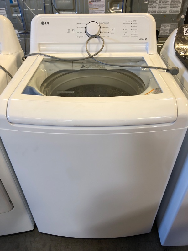 Photo 5 of LG 4.1-cu ft Agitator Top-Load Washer (White)
