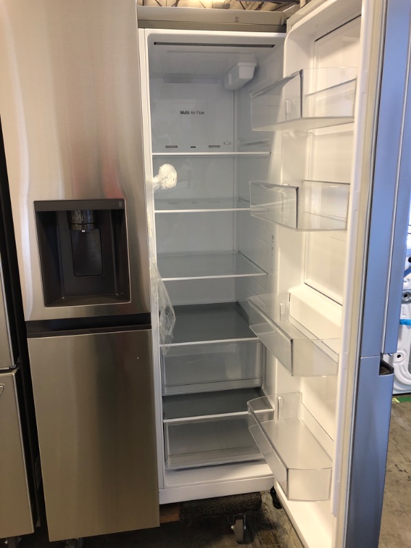 Photo 4 of LG Door in Door 27.12-cu ft Side-by-Side Refrigerator with Ice Maker (Printproof Stainless Steel)
