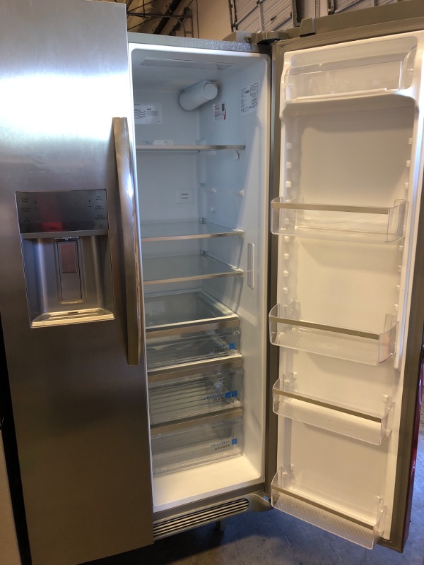 Photo 3 of Frigidaire Gallery 25.6-cu ft Side-by-Side Refrigerator with Ice Maker (Fingerprint Resistant Stainless Steel) ENERGY STAR
