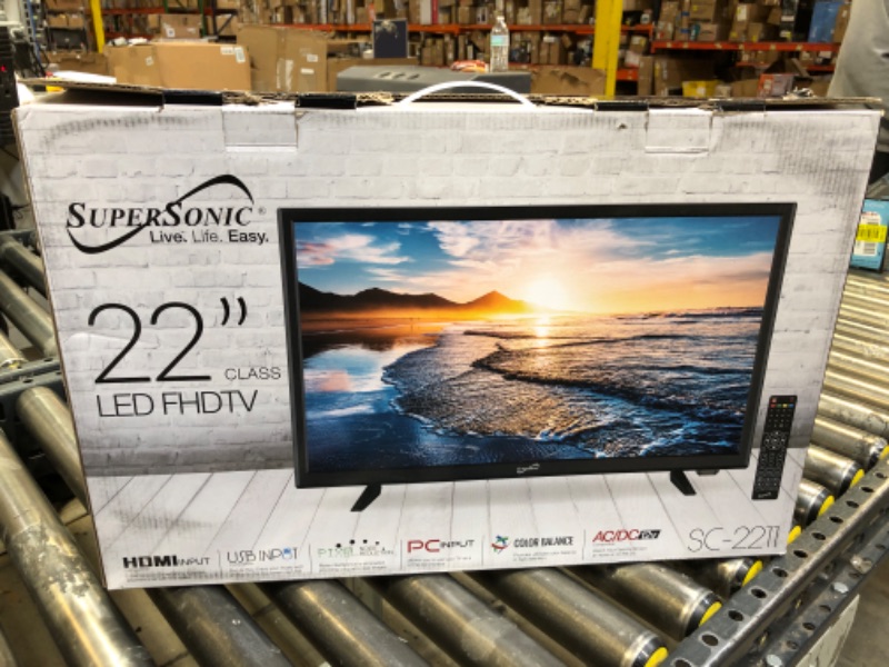 Photo 4 of Supersonic SC-2211 22 in. Widescreen LED HDTV *** ITEM HAS DEBRIS FROM PRIOR USE ***
