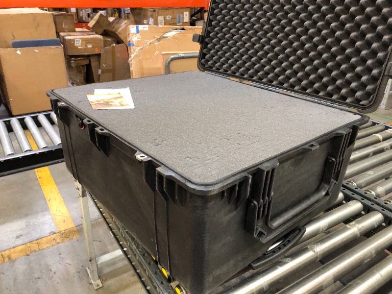 Photo 2 of Pelican 1690 Case Black With Foam