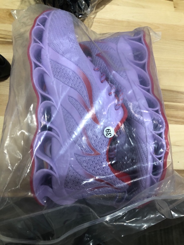Photo 1 of aprilspring mens running shoes size 39 euro and 7 usa