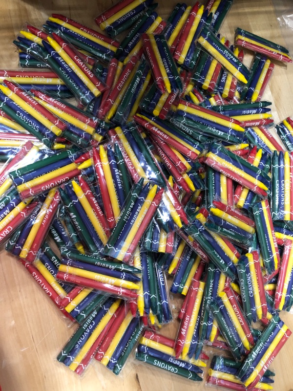 Photo 1 of 107 Packs 4 Assorted Crayons 1 Pack missing Red 