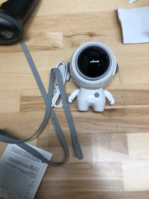 Photo 1 of 900mAh Mini Bladeless Fan with USB Rechargeable Battery for Camping on the Go - White
