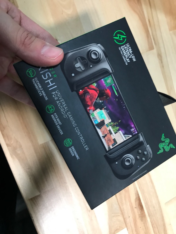 Photo 2 of Razer Kishi Mobile Game Controller / Gamepad for Android USB-C: Xbox Game Pass Ultimate, xCloud, Stadia, GeForce NOW, Luna - Passthrough Charging - Low Latency Phone Controller Grip - Samsung, Pixel Controller For Android