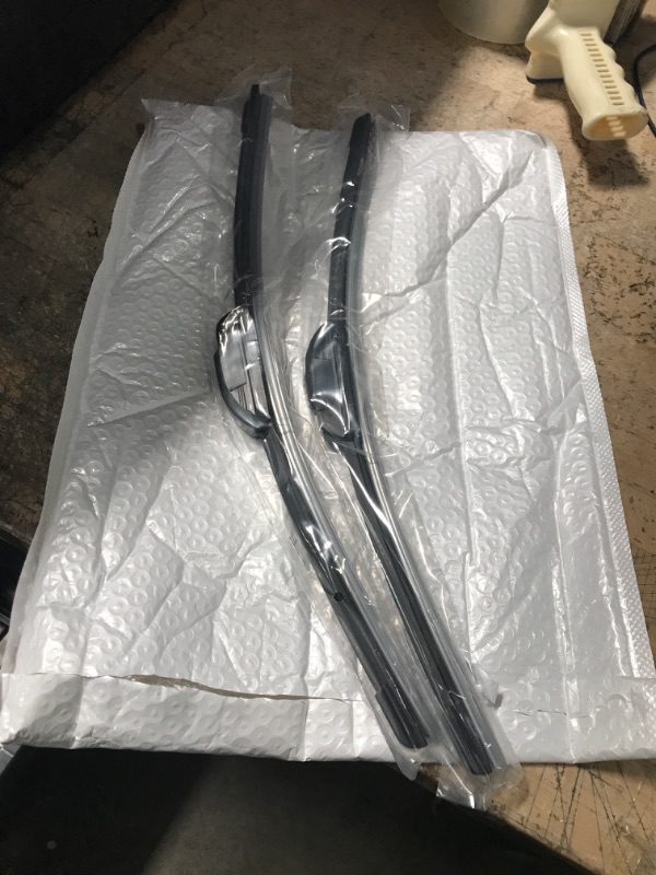 Photo 1 of 18"+18" OEM Quality Silicon Windshield Wiper Blades Replacement for Ford F-150?F-250?F-350?F-450?F-550 1980-1996, Ford Ranger 2000-2011 Premium All-Seasons Front Wiper Blades for my car