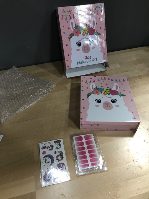 Photo 2 of **BRAND NEW**
Meland Kids Makeup Kit for Girl - 61 PCS Real Makeup for Kids Washable Makeup Set for Girls 3 4 5 6 Years Birthday for Girls