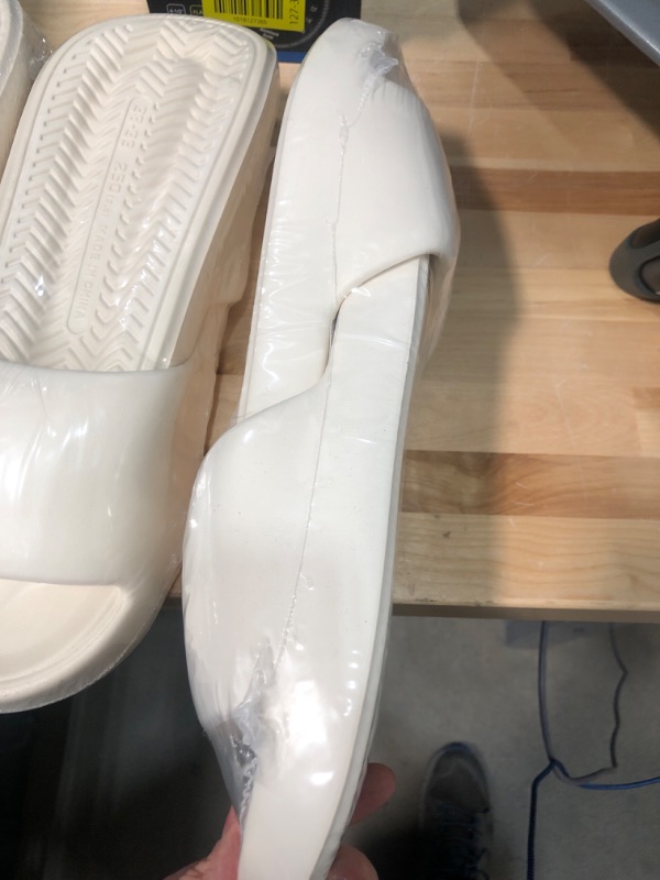 Photo 1 of Bundle of 4 Pairs of Size 39 Beige Foam Slides