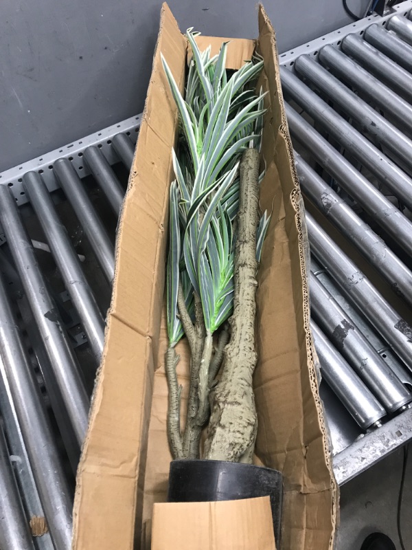 Photo 1 of SOGUYI 5ft Artificial Trees Faux Dracaena Indoor Plant, Fake Plants with Plastic Nursery Pot, Silk Tropical Floor Plant for Office House Farmhouse Living Room Home Decor(Set of 1) 1 5 feet