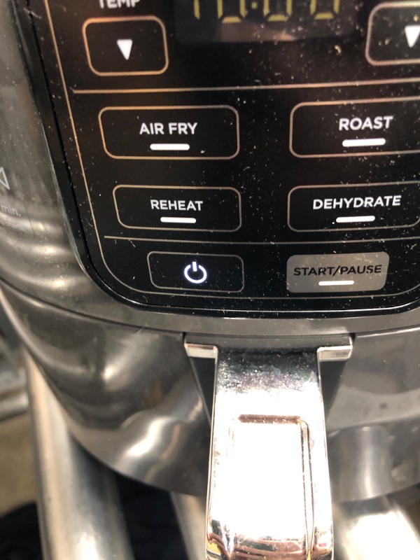 Photo 4 of **USED**
Ninja AF101 Air Fryer that Crisps, Roasts, Reheats, & Dehydrates, for Quick, Easy Meals, 4 Quart Capacity, & High Gloss Finish, Black/Grey 4 Quarts