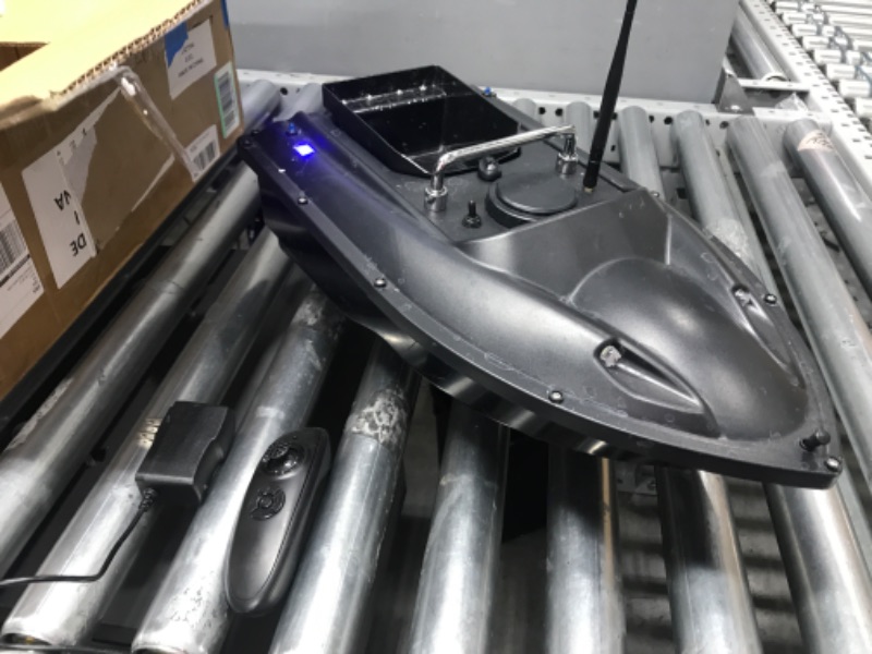 Photo 2 of **UNABLE TO TEST POWERS ON** Remote Control Fishing Bait Boat Fish Finder 1.5kg Feed Delivery Loading 500m Remote Control Fishing Bait Boat RC Boat,5200mAh*2
