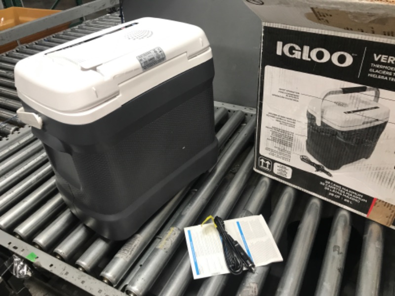 Photo 2 of *MINOR DAMAGE** Igloo Thermoelectric Iceless 28-40 Qt Electric Plug-in 12V Coolers 28 Qt Hot/Cold Grey