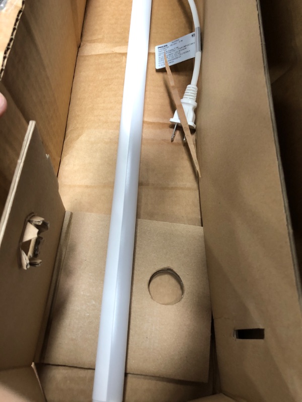 Photo 1 of **PARTS ONLY**
Philips Hue Gradient Signe Floor Lamp, Compatible with Alexa, Apple HomeKit and Google Assistant, White Floor Lamp 1 Pack White