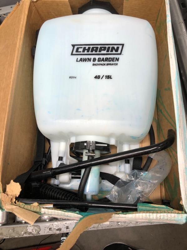 Photo 2 of *MISSING PARTS* Chapin International 63900 Self Cleaning Backpack Sprayer, 4 gal, Translucent White
