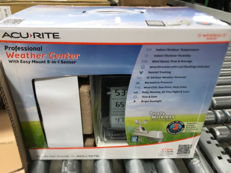 Photo 1 of AcuRite Pro 5-in-1 Color Weather Station 01528 / 01533 with Wireless Sensor Temperature, Humidity, Wind & Rain