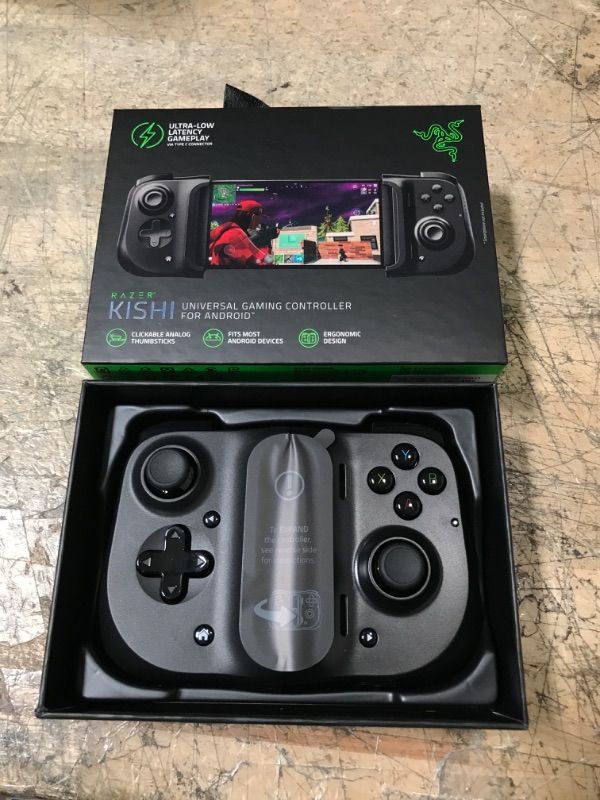 Photo 2 of Razer Kishi Mobile Game Controller / Gamepad for Android USB-C: Xbox Game Pass Ultimate, xCloud, Stadia, GeForce NOW, Luna - Passthrough Charging - Low Latency Phone Controller Grip - Samsung, Pixel Controller For Android