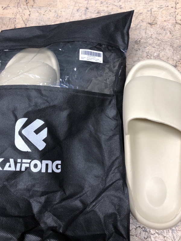 Photo 1 of Caifong Slippers