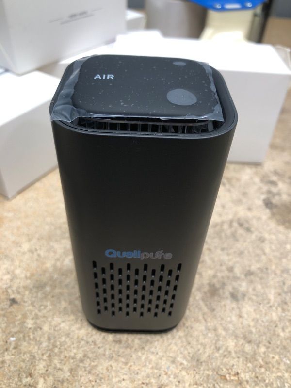 Photo 1 of QUALIPURE MINI DESKTOP USB air purifier BLACK