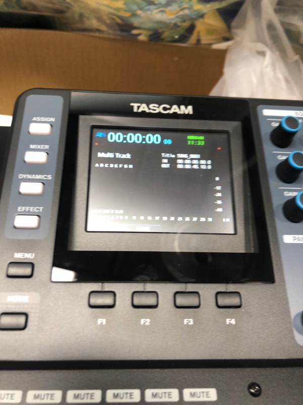 Photo 4 of Tascam DP-32SD 32-Track Digital Portastudio Multi-Track Audio Recorder,8 XLR Inputs, effects, Mastering, Color Screen
