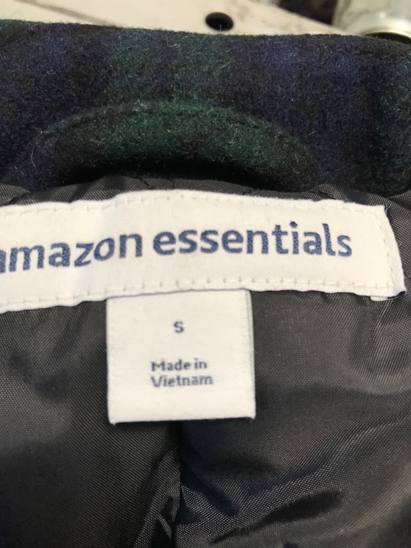 Photo 3 of Amazon Essentials Boys Flannel Shirt Jacket
small 