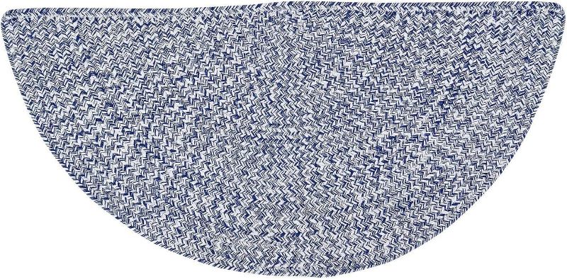 Photo 1 of 20IN X 40IN HALF CIRCLE BLUE AND WHITE AREA RUG(UNKNOWN BRAND)