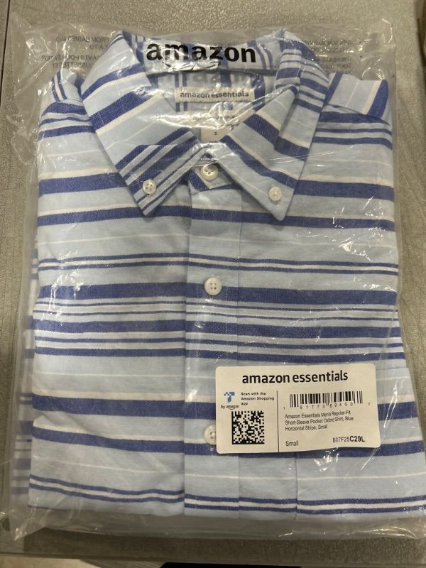 Photo 2 of Amazon Essentials Men's Regular-Fit Short-Sleeve Pocket Oxford Shirt Small Blue Horizontal Stripe