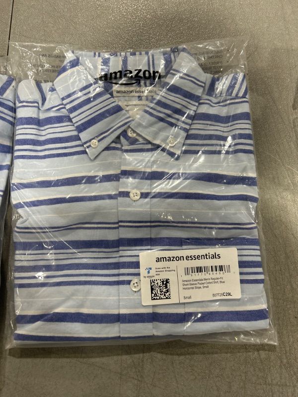 Photo 2 of Amazon Essentials Men's Regular-Fit Short-Sleeve Pocket Oxford Shirt Small Blue Horizontal Stripe