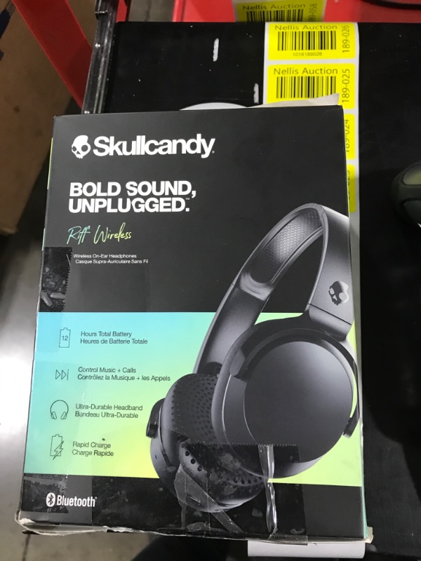 Photo 3 of Skullcandy - Riff Wireless On-Ear Headphones - Black
no charger cable